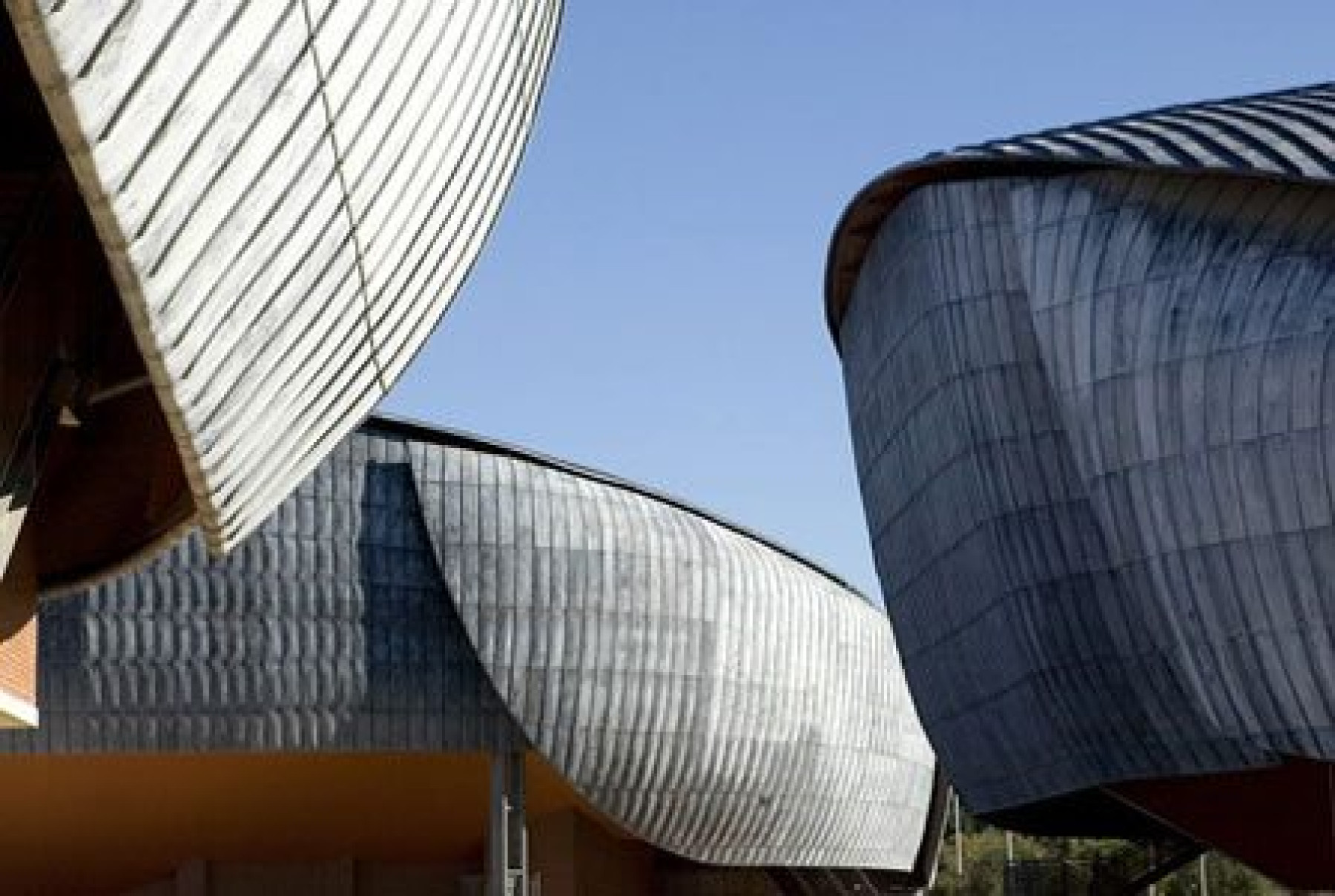 Use our rolled lead in your contemporary building design